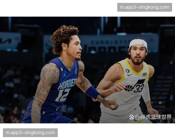 亚历山大中距离创造得分机会 单打高手节奏控制艺术